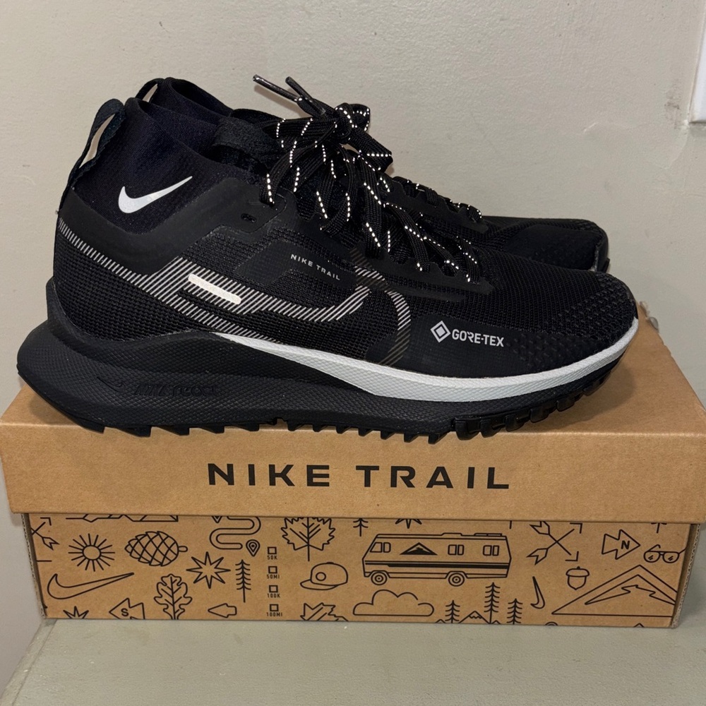 Nike React Pegasus Trail 4 GORE-TEX 'Black/Reflect Silver women’s size 6 NWT